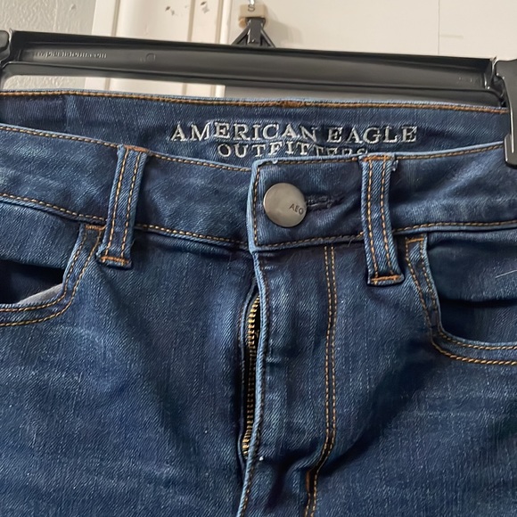Size 4 American Eagle Jeans - Picture 2 of 2